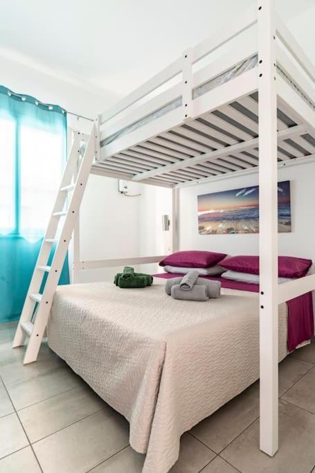 Casa Gioia Lejlighed Giardini Naxos Eksteriør billede